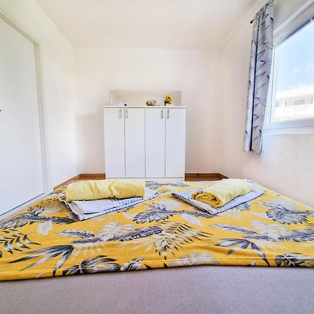 Flip - Flop Apartment Novalja Exterior photo